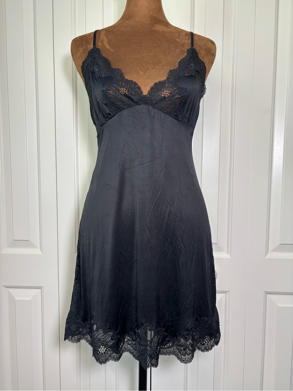 OnGossamer Black Satin Lace Trim Chemise Slip Nightgown Medium - Picture 6 of 9